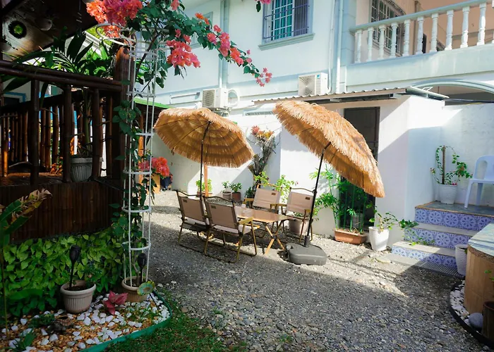 Puerto Galera Transient Kubo Guest Place